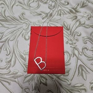 Initial necklace "B"
